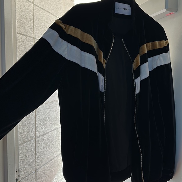 Don’t wear anyone - Picture 5 of 5